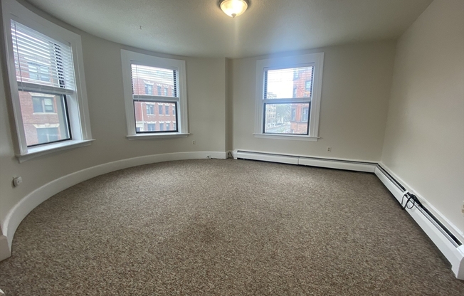 128 Hemenway St
