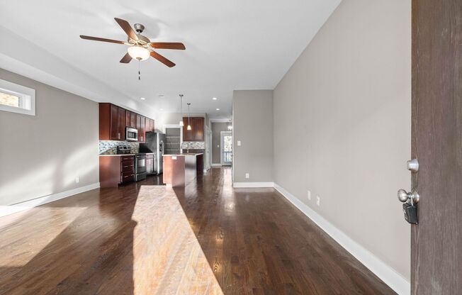 Large 2 Bedroom Condo For Rent Near Downtown Clarksville!