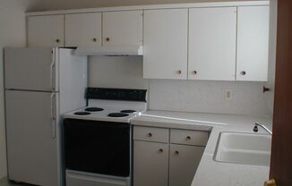 2 beds, 1 bath, 786 sqft, $900, Unit Apt 16