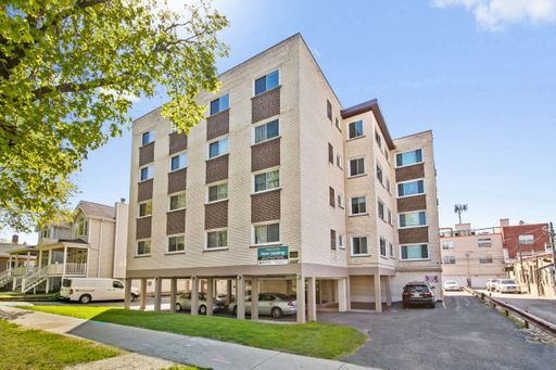 2333 West Lunt Ave.