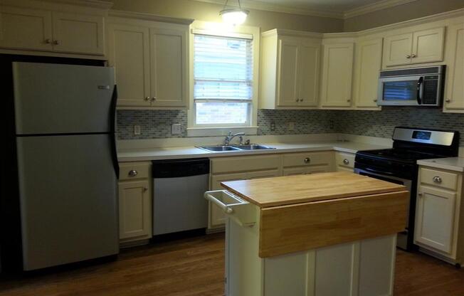 3br/2ba home in U of M area. NO CARPET! All appliances included! Pets are welcome, fees apply.
