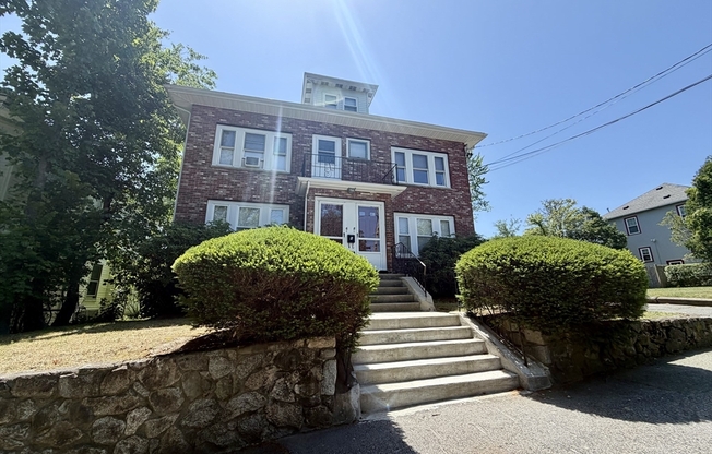 6 SILVER LK AVE