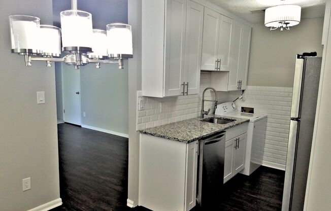 2 beds, 1 bath, 850 sqft, $950, Unit Apt D