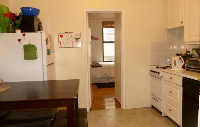 2 beds, 1 bath, $3,800, Unit 5N