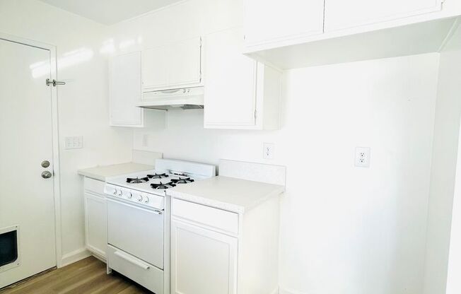 Todd Ranch Condo Welcome to the Todd Ranch Condo, 3-bedroom, 2-bathroom home located in the vibrant city of Ventura