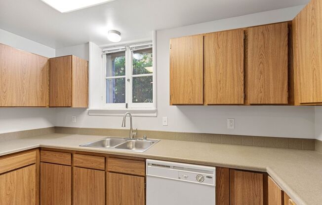 2 beds, 2 baths, 1,172 sqft, $1,580, Unit 1119