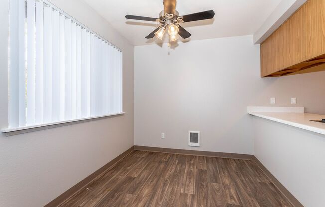 2 beds, 1 bath, 829 sqft, $1,700, Unit 125