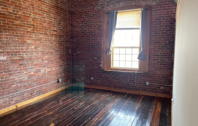 2 beds, 1 bath, 1,200 sqft, $1,750, Unit 1401 WALK UP
