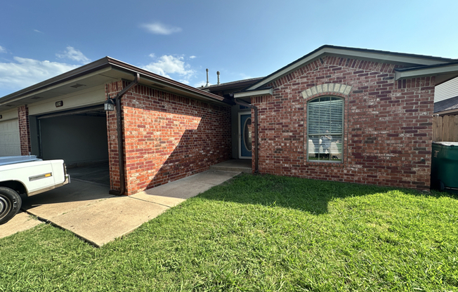 2614 SILVERTREE DR