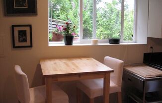 2606 E Denny Way