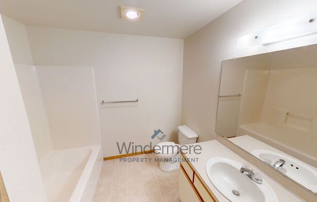 2 beds, 1 bath, 828 sqft, $1,095, Unit 20