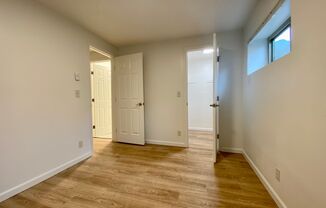 2 beds, 1 bath, 700 sqft, $1,750, Unit 001