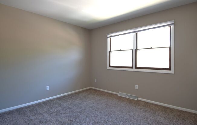 3 beds, 2 baths, 1,300 sqft, $2,470, Unit 3201-3