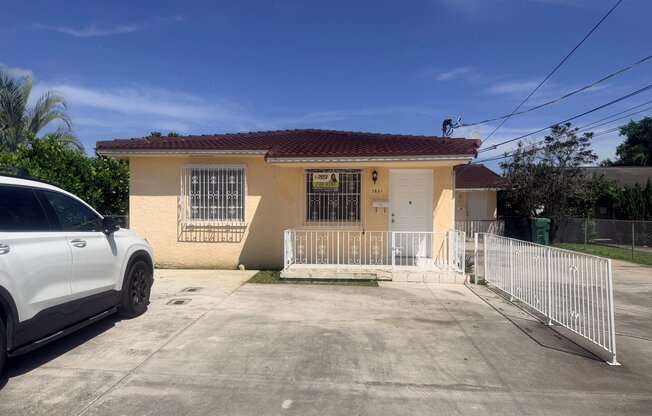 3821 SW 89 CT