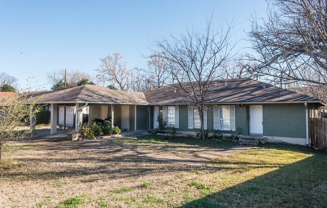North Austin Duplex, Single Story