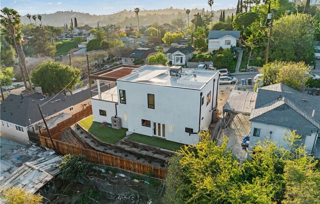 3810 LOCKE AVE