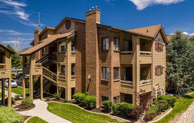 2 beds, 2 baths, 1,000 sqft, $1,499, Unit 958-12