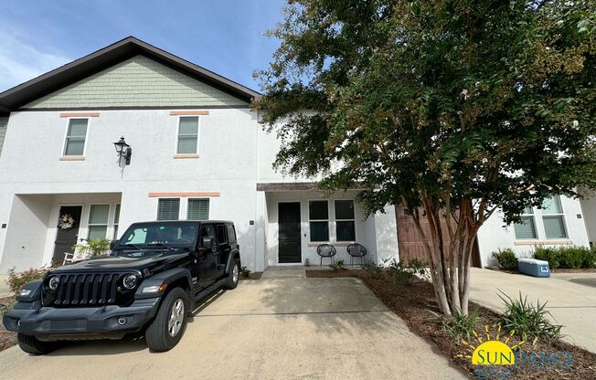 Stunning Destin Oaks Townhouse with Community Pool!