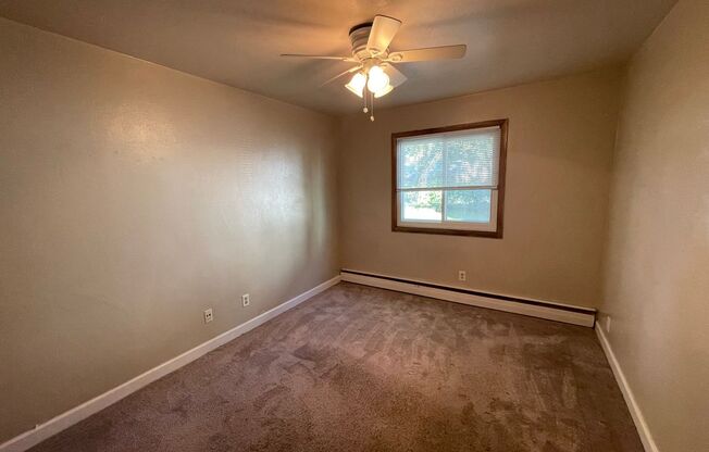 2425 N Oakland Ave
