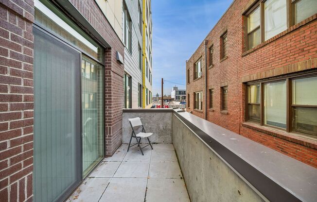 2 beds, 1 bath, 660 sqft, $2,200, Unit 208