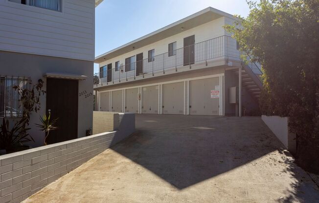 Spacious Pacific Beach 2BR Townhome w/ Parking!