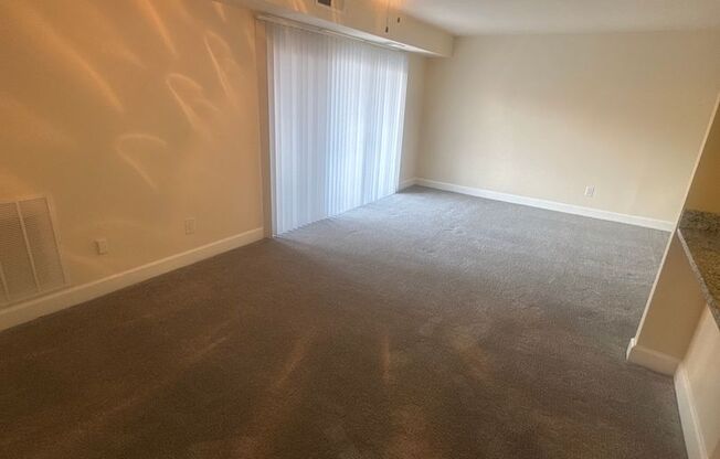 1 bed, 1 bath, 800 sqft, $1,725, Unit 3355 #104