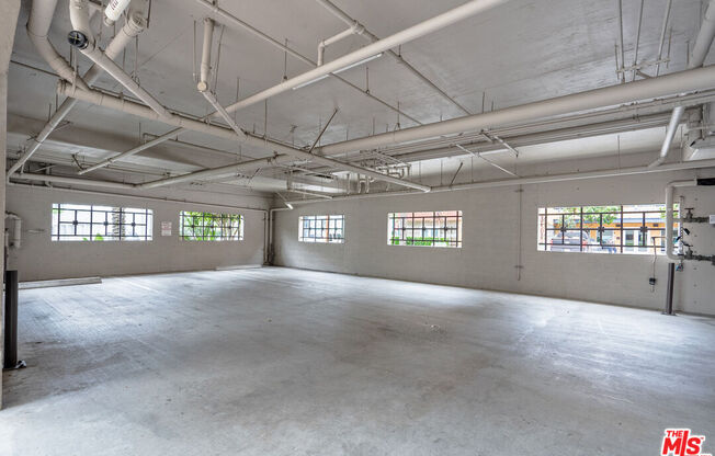 3 beds, 3 baths, 1,350 sqft, $5,800, Unit 301