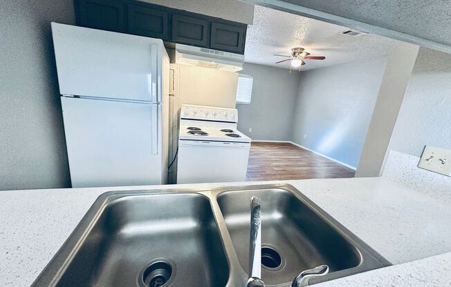 Studio, 1 bath, 500 sqft, $750, Unit 103