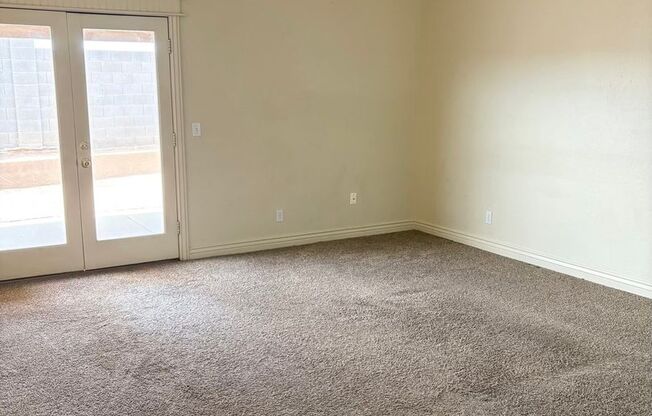 **Excellent 3br/2ba/2 car garage HOUSE (UNIVERSITY & 88TH STREET)