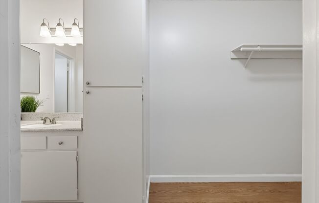 Studio, 1 bath, 476 sqft, $1,895, Unit 07