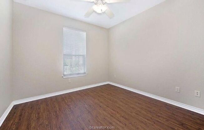 AUGUST 2026 Pre-Lease!! Spacious 5/4.5 duplex in South College Station!