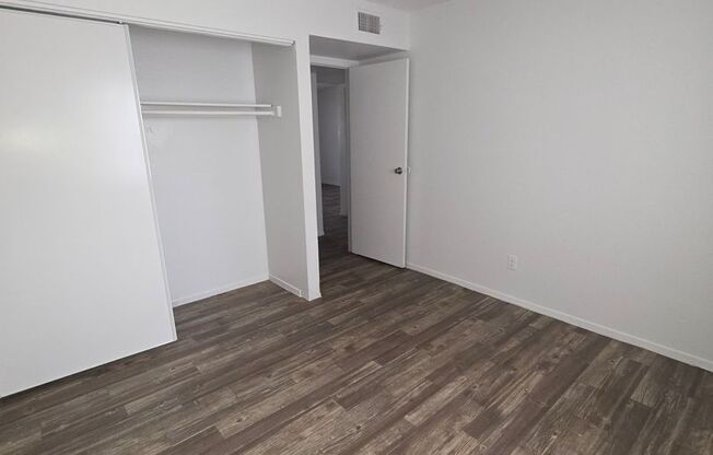 2 beds, 1 bath, 726 sqft, $1,099