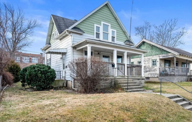 309 W MEMORIAL DR