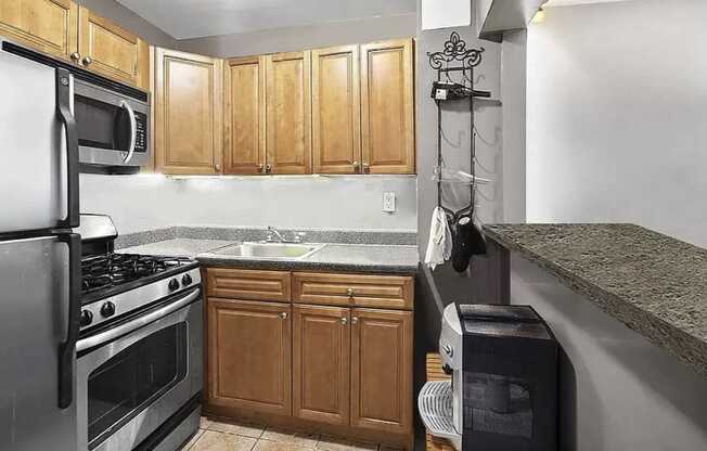 1 bed, 1 bath, $2,300, Unit 2D