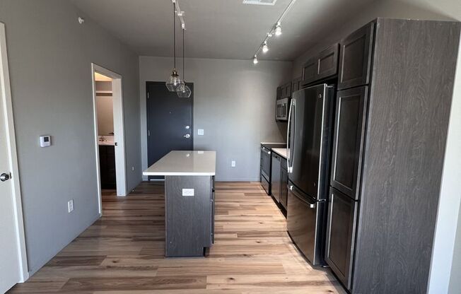 1 bed, 1 bath, 647 sqft, $1,210, Unit HW-310