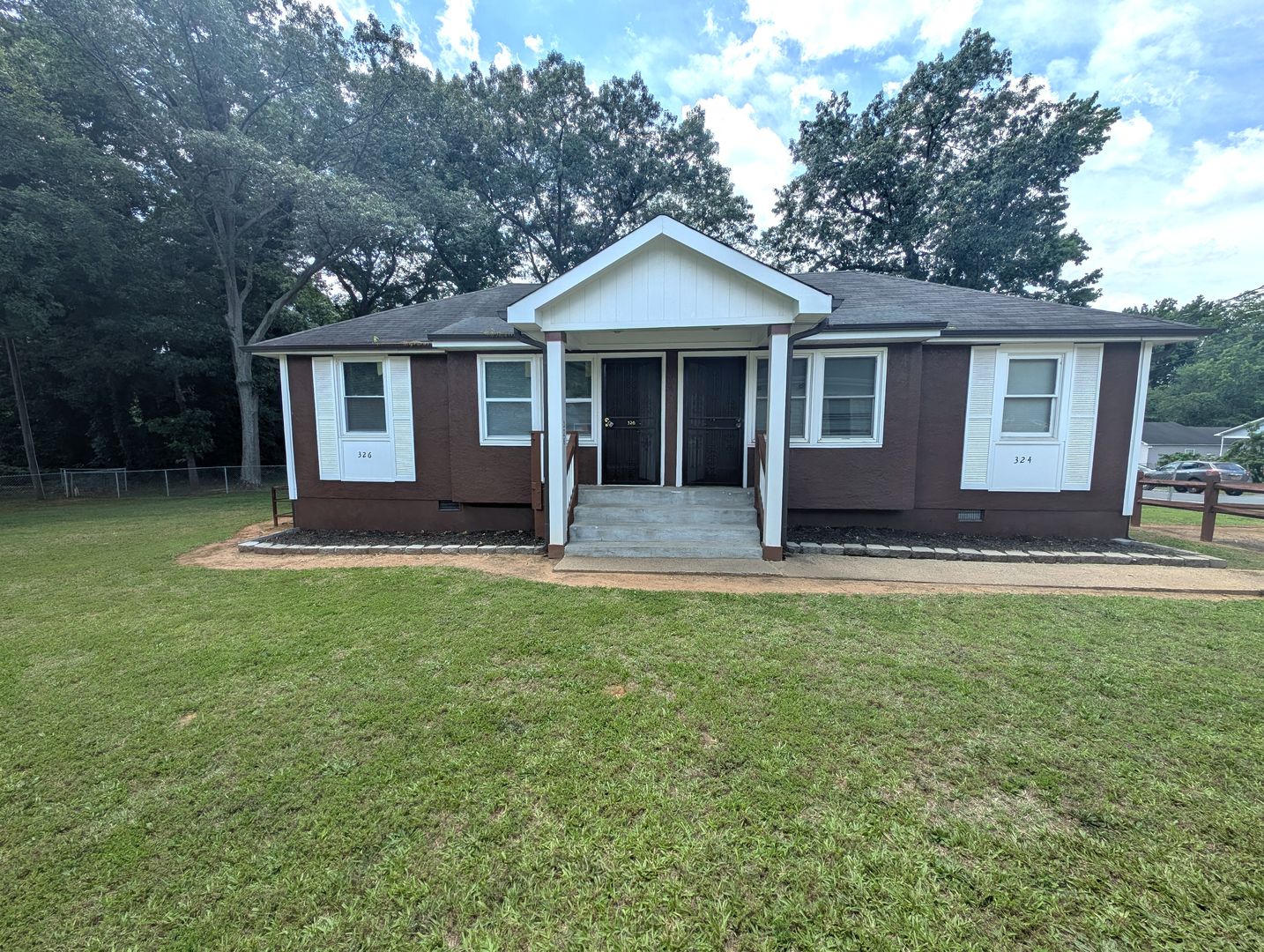 Minutes from Uptown/I-85/I-485!  100% Upgraded, 2 Bedroom!