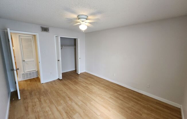 2 beds, 1 bath, 900 sqft, $1,299, Unit ELP2202-135