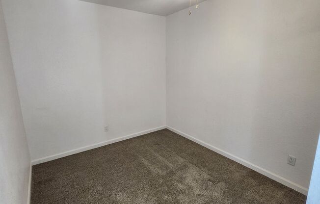 1 bed, 1 bath, 600 sqft, $1,295, Unit 33