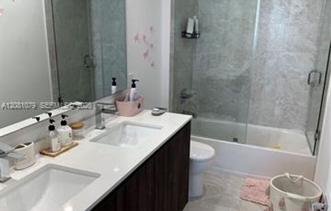 2 beds, 2.5 baths, $5,500, Unit # 4701