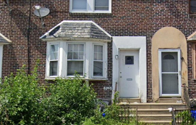 3 bedroom 1 bath house available in West Philly