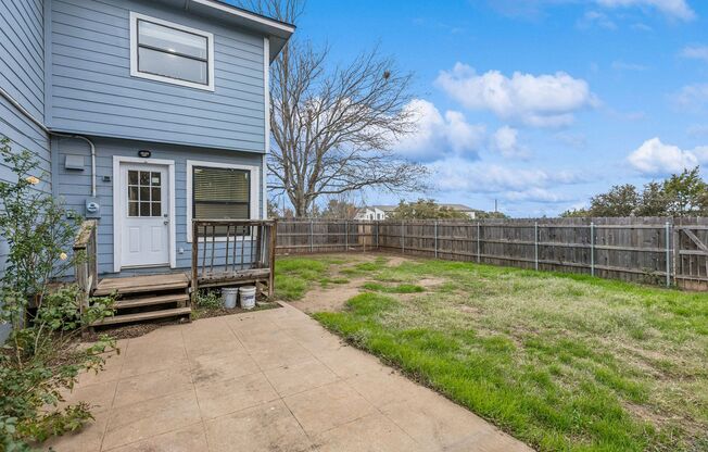 Lago Vista Living | 2 Bed | Private Yard | Lake Access + Amenities