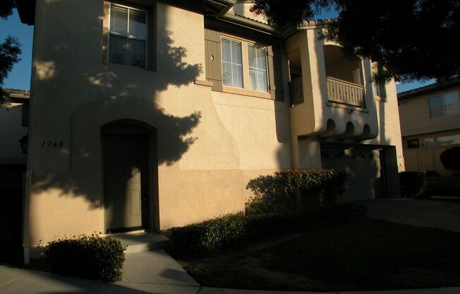 WOW! 2 bedroom, 2 bath Townhome in Capri!
