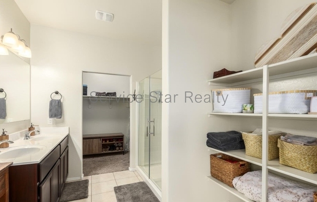 4957 E BLACK OPAL LN