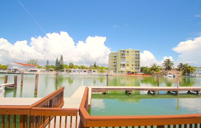 7930-7950 Tatum Waterway Drive