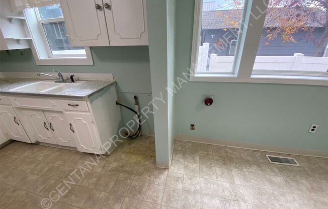 2 beds, 1 bath, $1,500