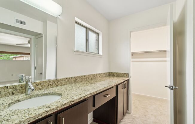 1 bed, 1 bath, 840 sqft, $1,200, Unit 6201