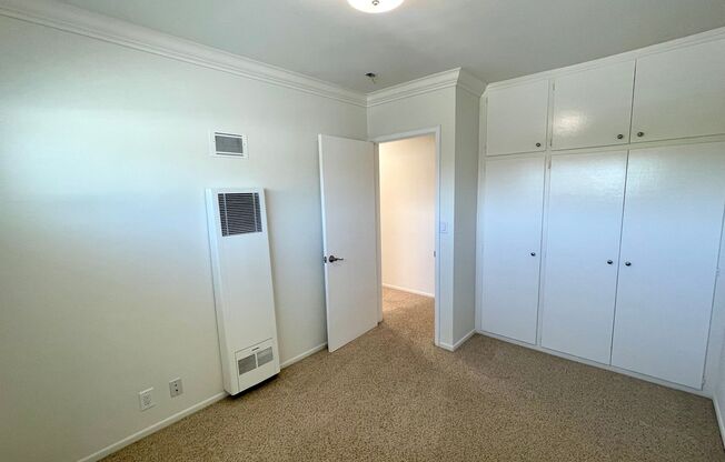 2 beds, 1 bath, $2,850, Unit 1505-F