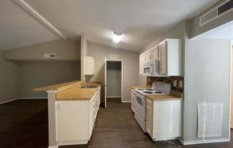 2 beds, 1 bath, $1,395