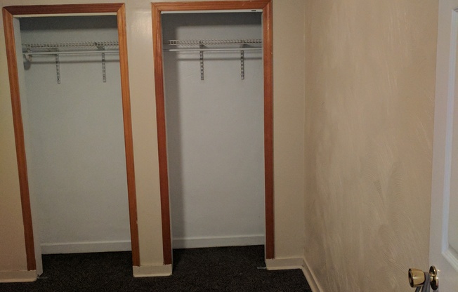 Cozy 2 Bedroom Apartment with Backyard Patio and Central Air Conditioning in South Side, Pittsburgh, PA