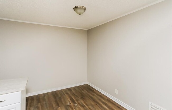1225 CHAPMAN DR